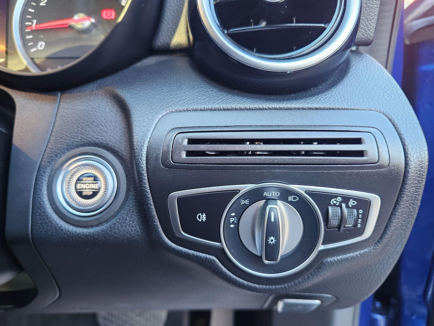 Used Mercedes-Benz C Class 2019 for sale - 76398873: Photo 34