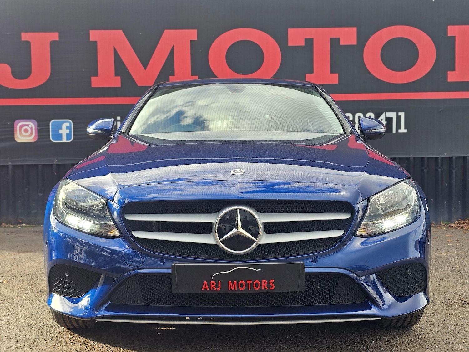 Used Mercedes-Benz C Class 2019 for sale - 76398873: Photo 4