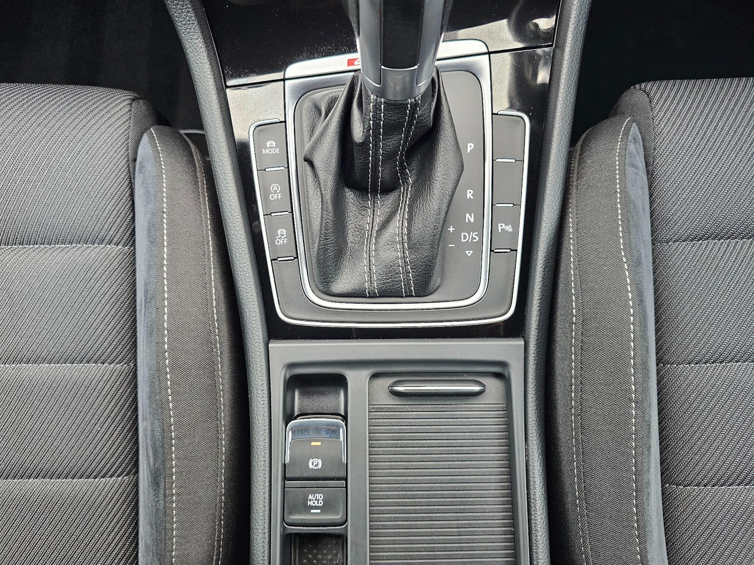 Used Volkswagen Golf 2018 for sale - 76337545: Photo 24