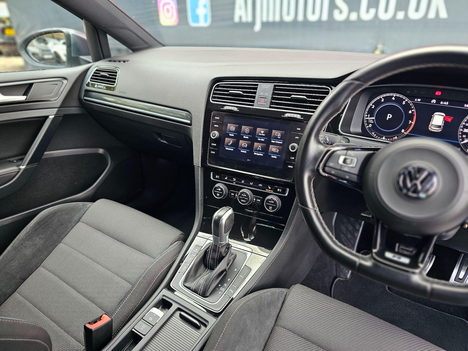 Used Volkswagen Golf 2018 for sale - 76337545: Photo 39