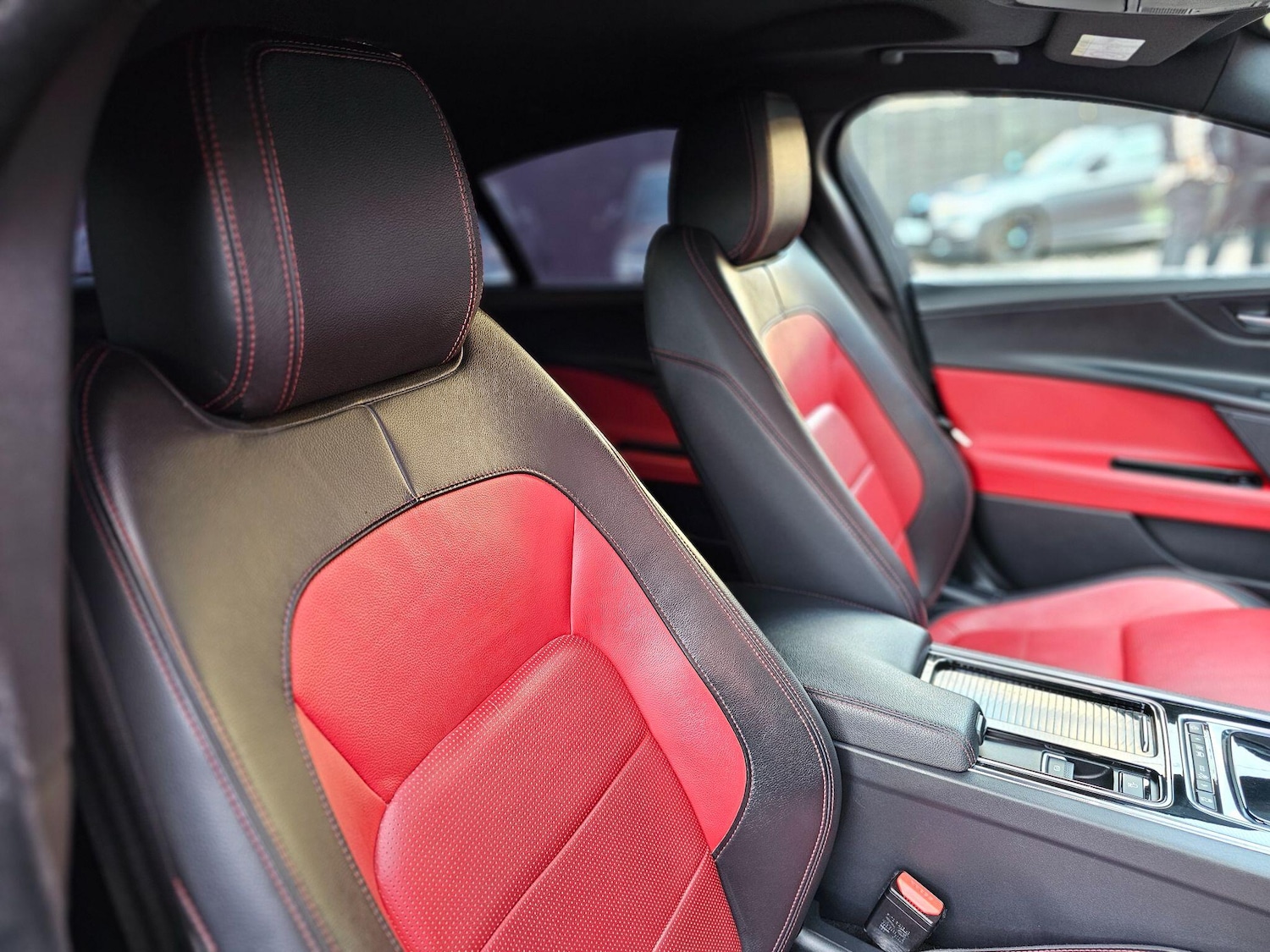 Used Jaguar XE 2018 for sale - 76898949: Photo 12