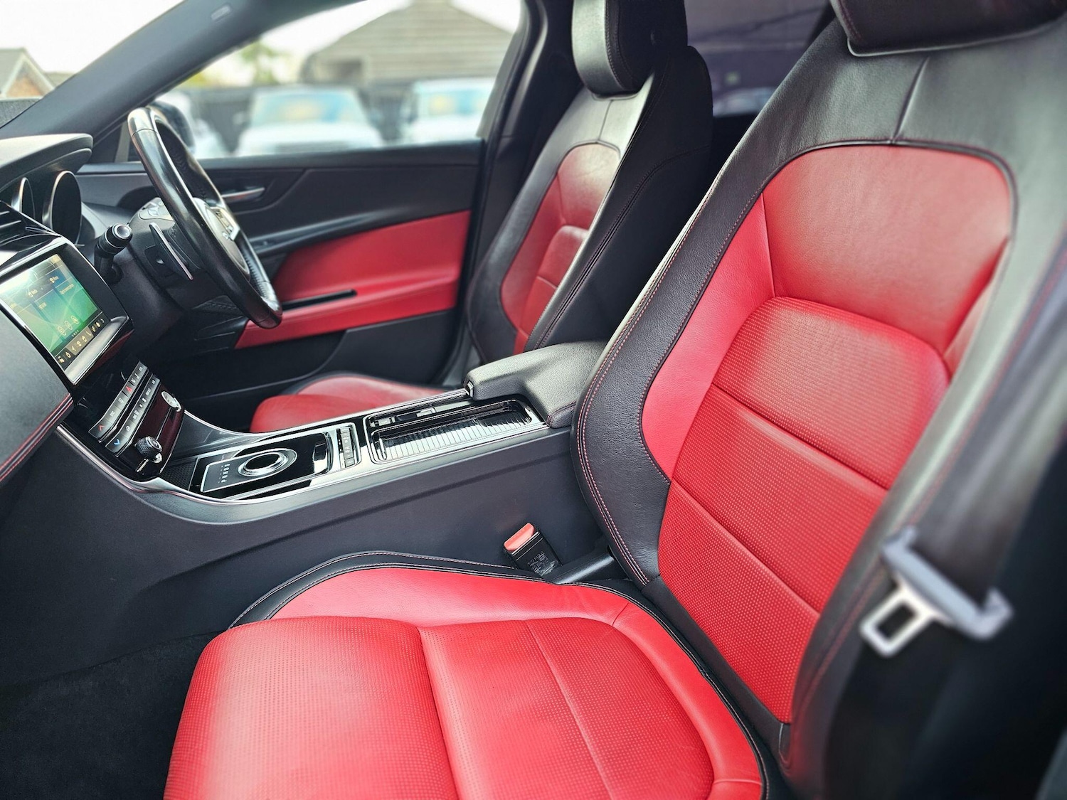 Used Jaguar XE 2018 for sale - 76898949: Photo 18