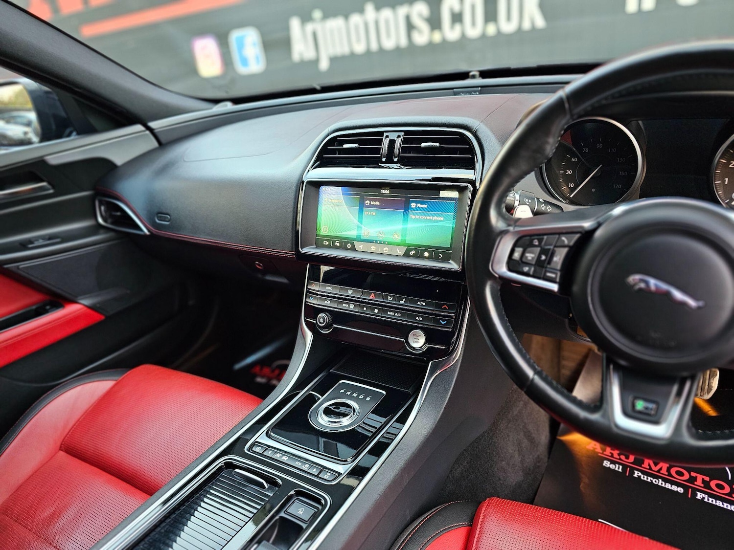 Used Jaguar XE 2018 for sale - 76898949: Photo 25