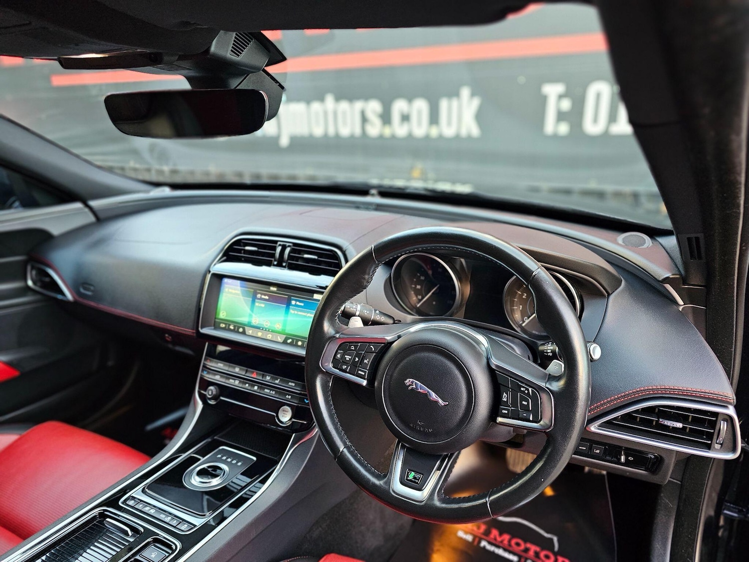 Used Jaguar XE 2018 for sale - 76898949: Photo 28