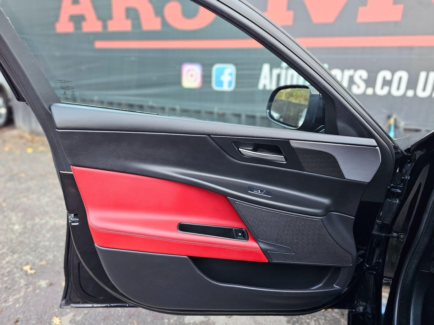 Used Jaguar XE 2018 for sale - 76898949: Photo 33