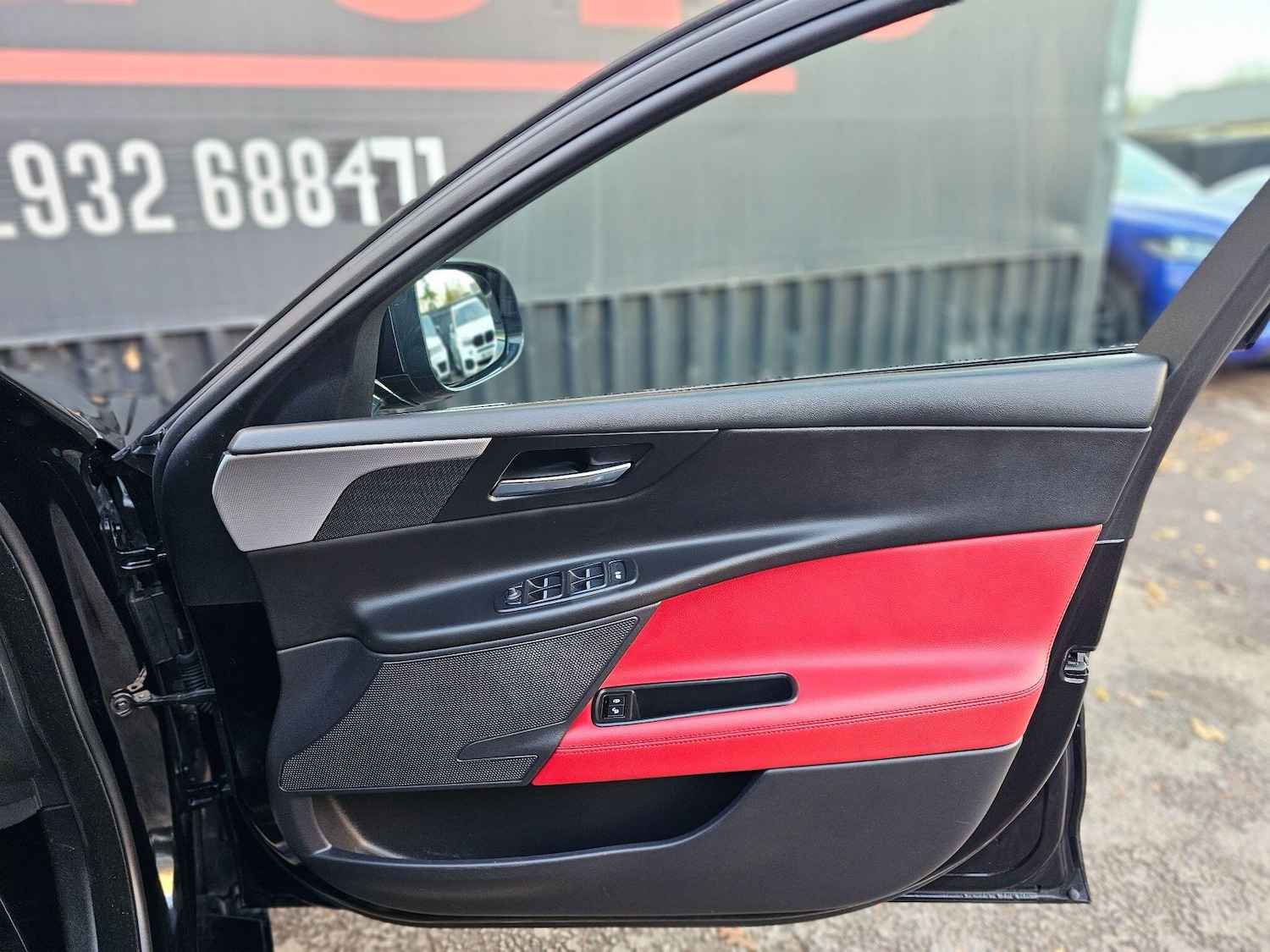 Used Jaguar XE 2018 for sale - 76898949: Photo 38