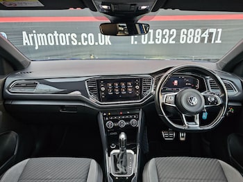 Used Volkswagen T-Roc 2019 for sale - 76752471: Photo