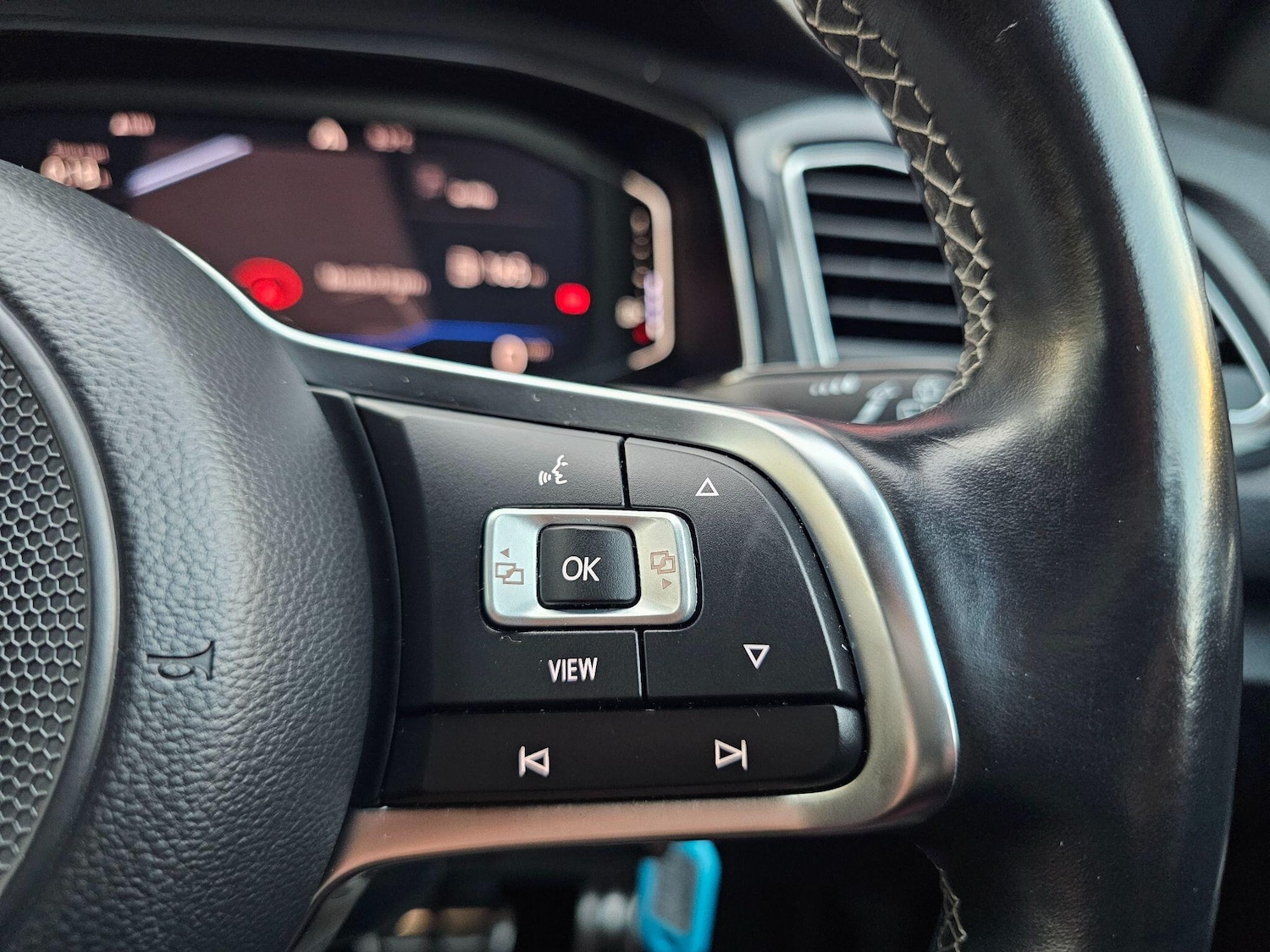 Used Volkswagen T-Roc 2019 for sale - 76752471: Photo 34