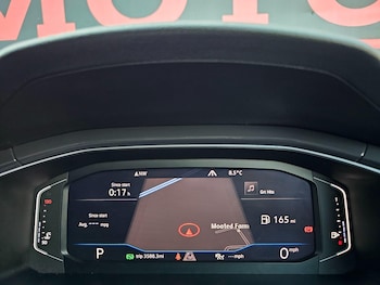 Used Volkswagen T-Roc 2019 for sale - 76752471: Photo