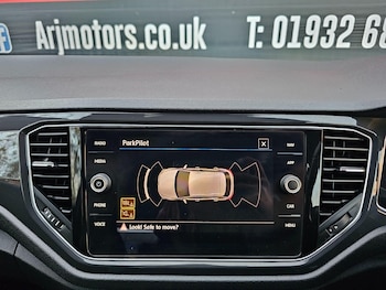 Used Volkswagen T-Roc 2019 for sale - 76752471: Photo