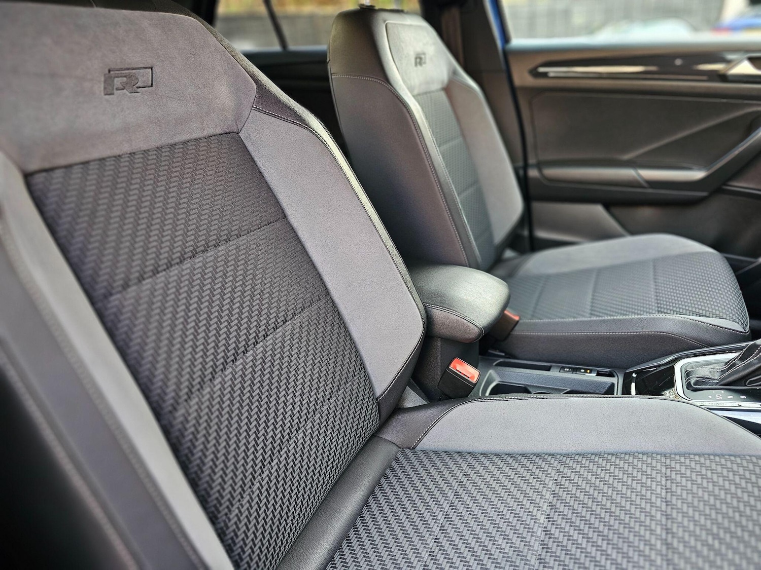 Used Volkswagen T-Roc 2019 for sale - 76752471: Photo 6