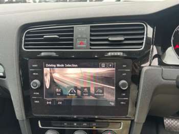 Used Volkswagen Golf 2017 for sale - 75402117: Photo