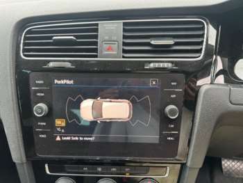 Used Volkswagen Golf 2017 for sale - 75402117: Photo