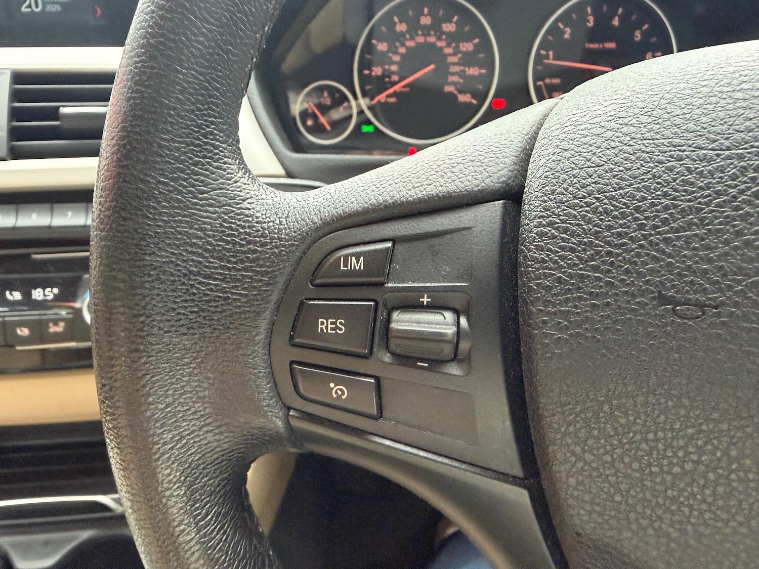 Used BMW 3 Series 2017 for sale - 76608508: Photo 15