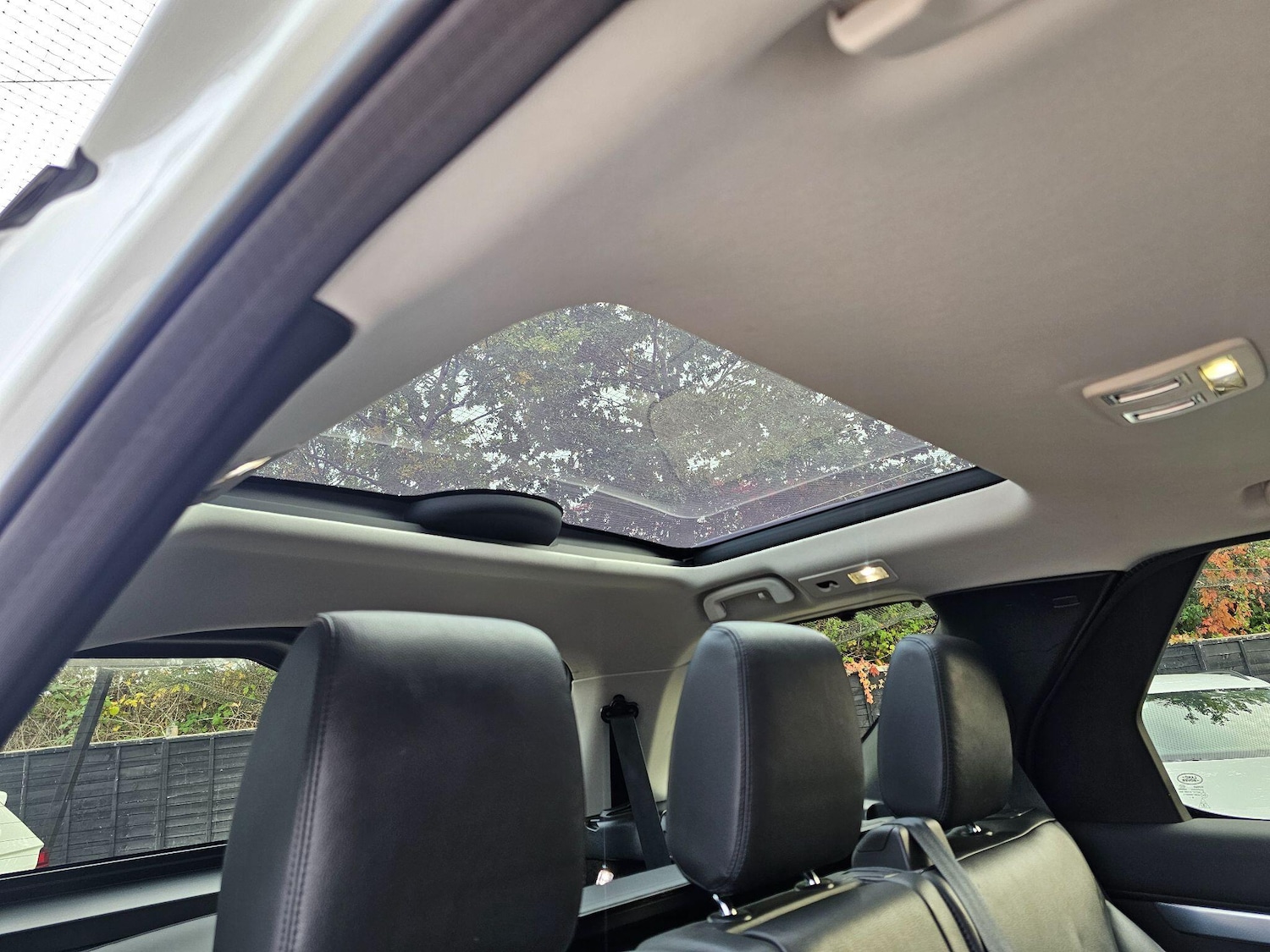 Used Land Rover Discovery 2020 for sale - 76137145: Photo 2