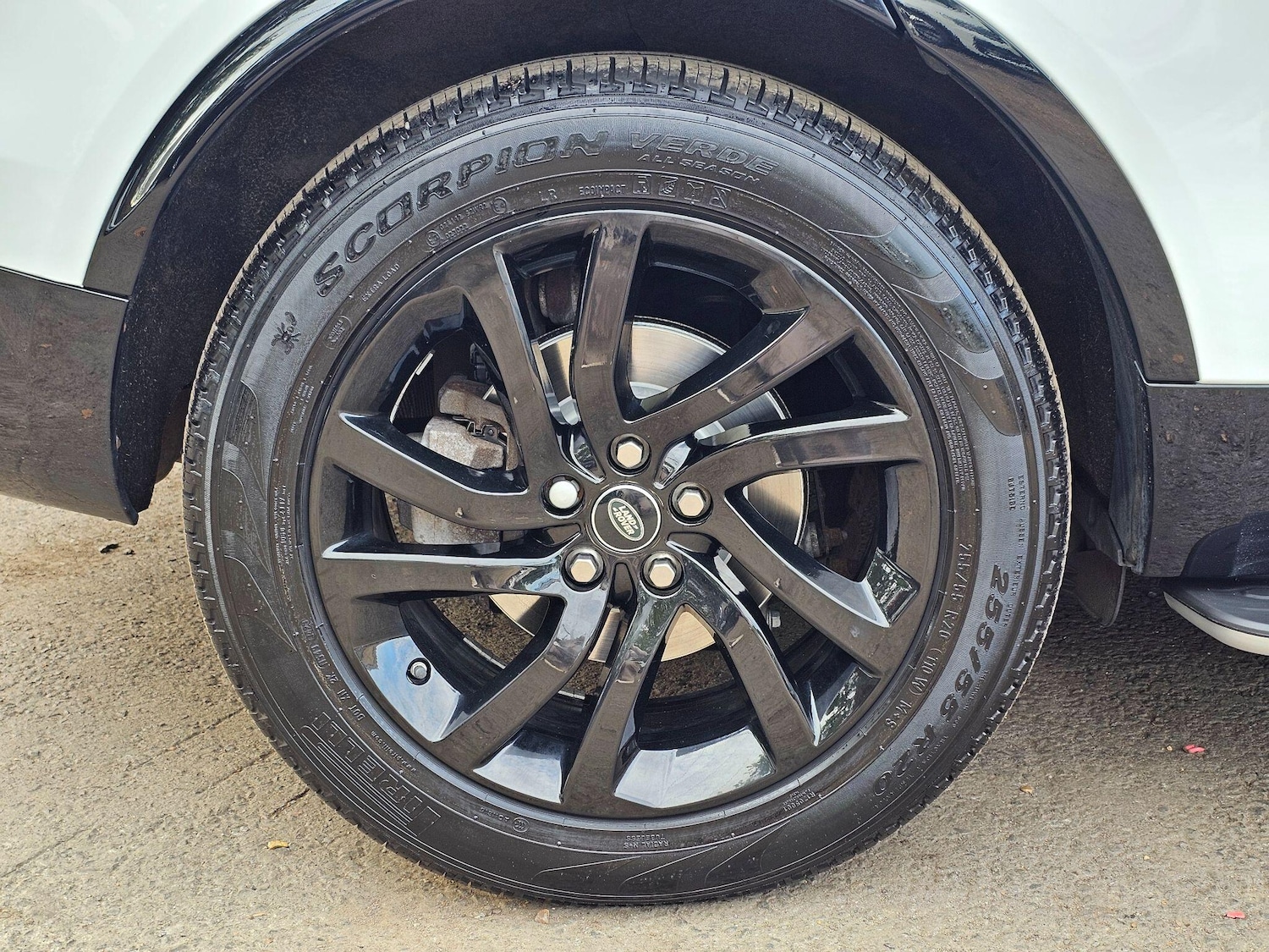 Used Land Rover Discovery 2020 for sale - 76137145: Photo 27
