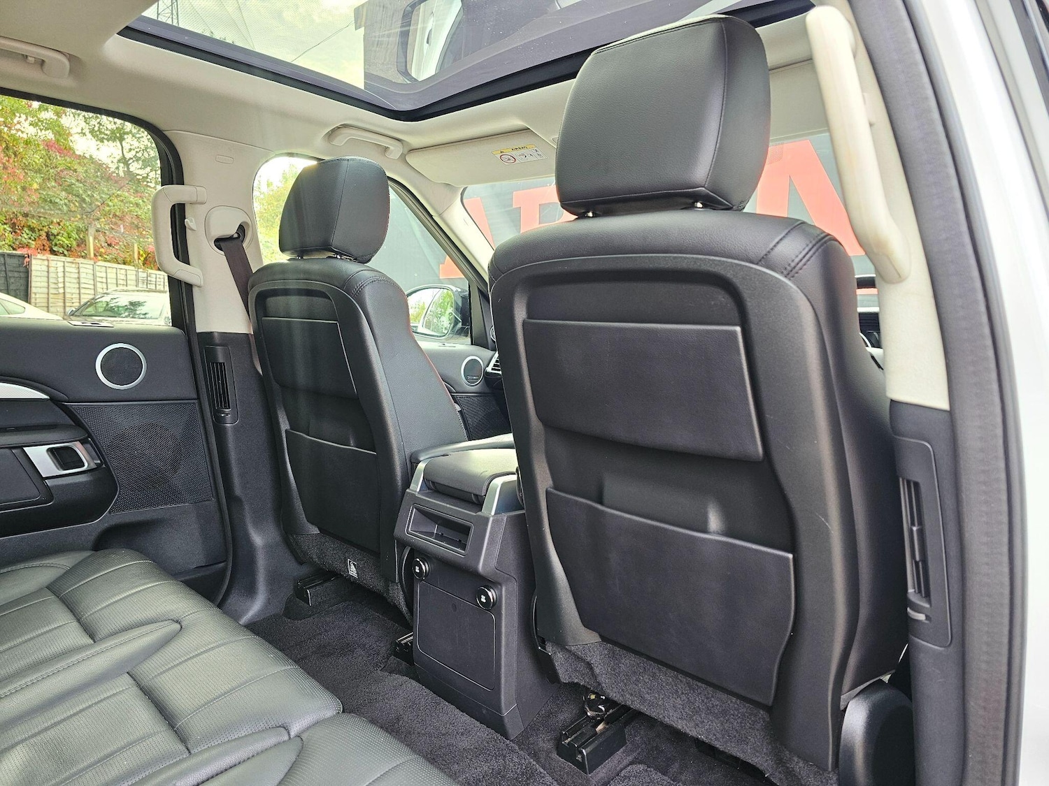 Used Land Rover Discovery 2020 for sale - 76137145: Photo 37