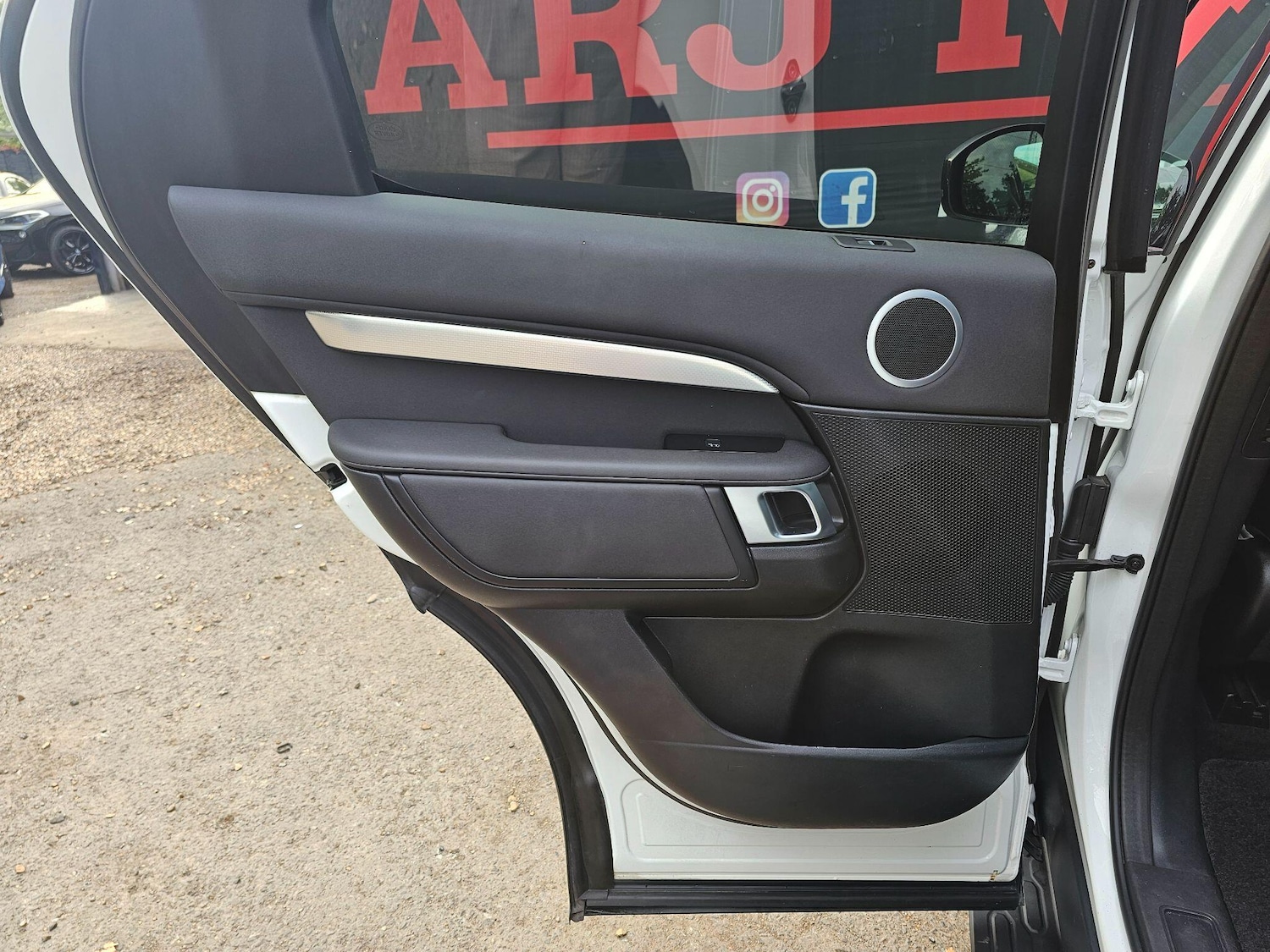 Used Land Rover Discovery 2020 for sale - 76137145: Photo 45