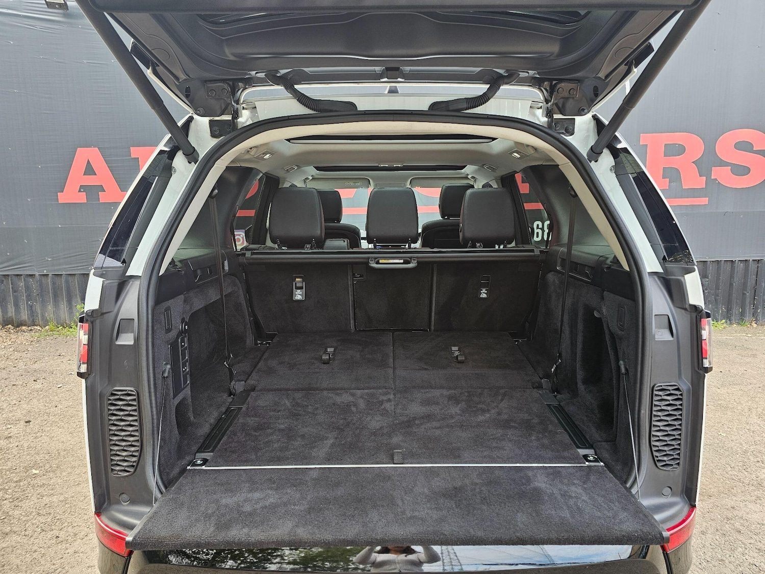 Used Land Rover Discovery 2020 for sale - 76137145: Photo 46