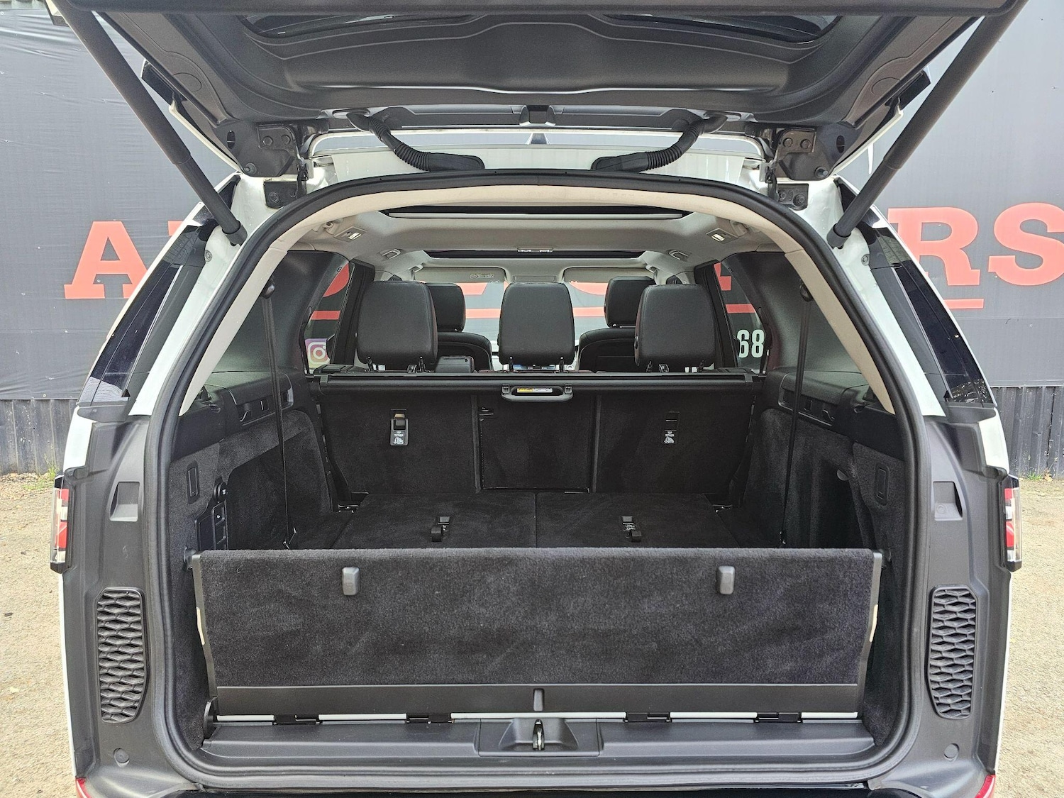 Used Land Rover Discovery 2020 for sale - 76137145: Photo 48