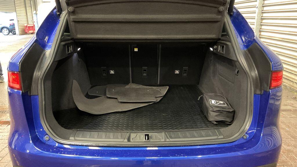 Used Jaguar F-Pace 2018 for sale - 76742289: Photo 8