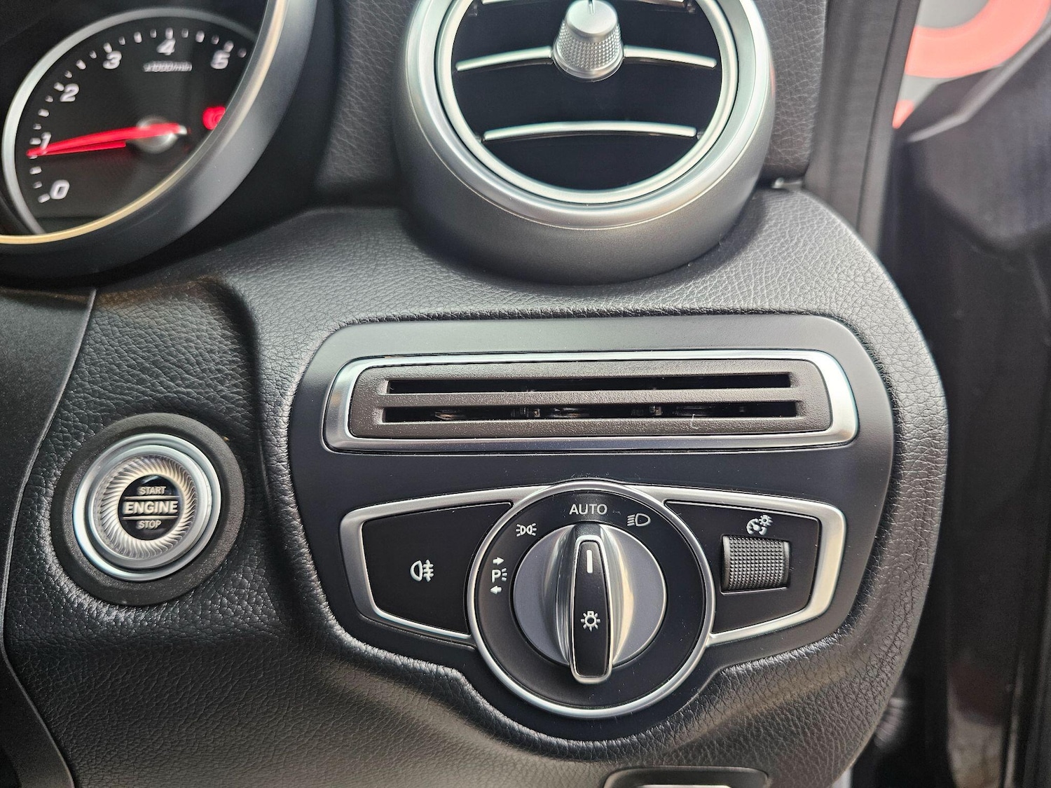 Used Mercedes-Benz C Class 2019 for sale - 76282686: Photo 27