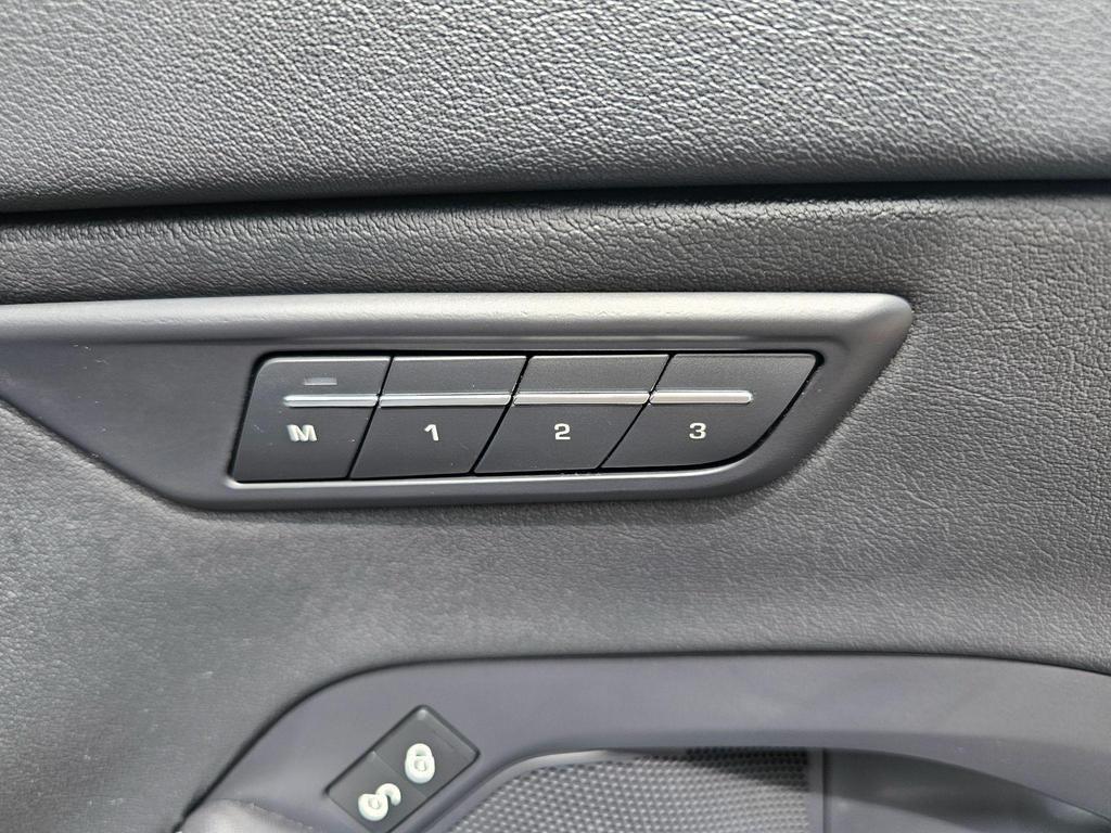 Used Jaguar E-Pace 2018 for sale - 76485624: Photo 3