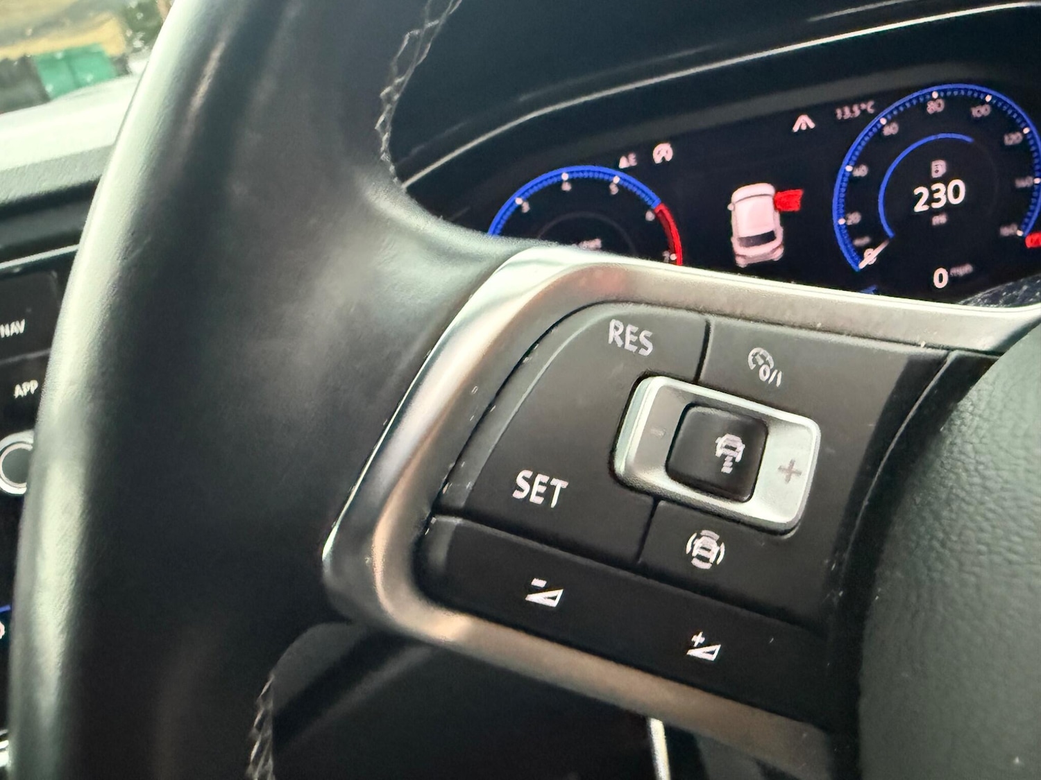 Used Volkswagen T-Roc 2019 for sale - 76592232: Photo 10