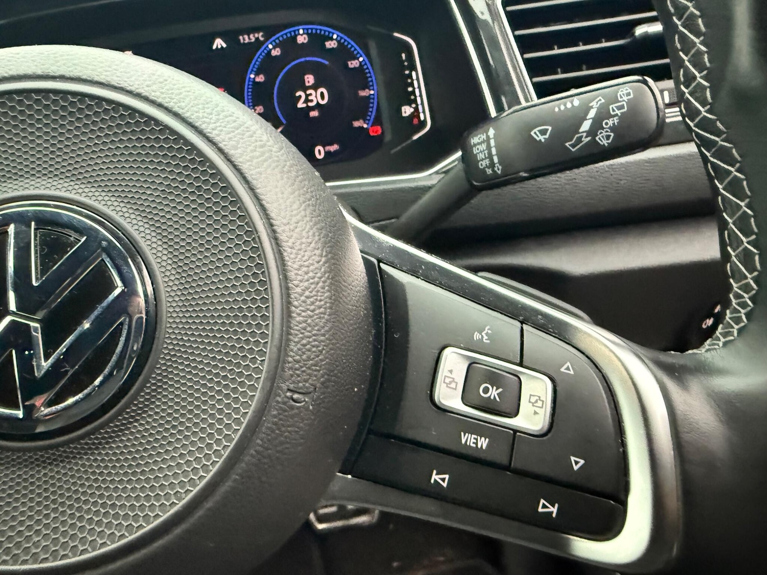 Used Volkswagen T-Roc 2019 for sale - 76592232: Photo 12