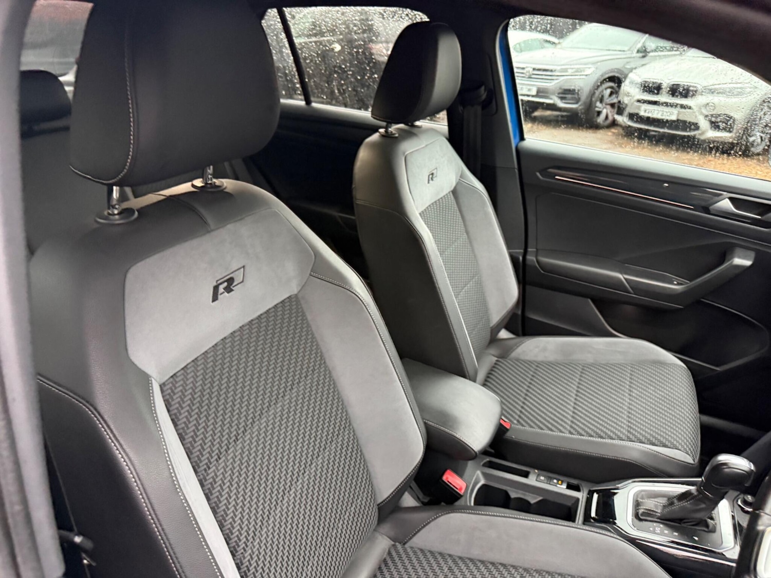 Used Volkswagen T-Roc 2019 for sale - 76592232: Photo 2