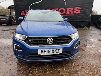 Used Volkswagen T-Roc 2019 for sale - 76592232: Photo