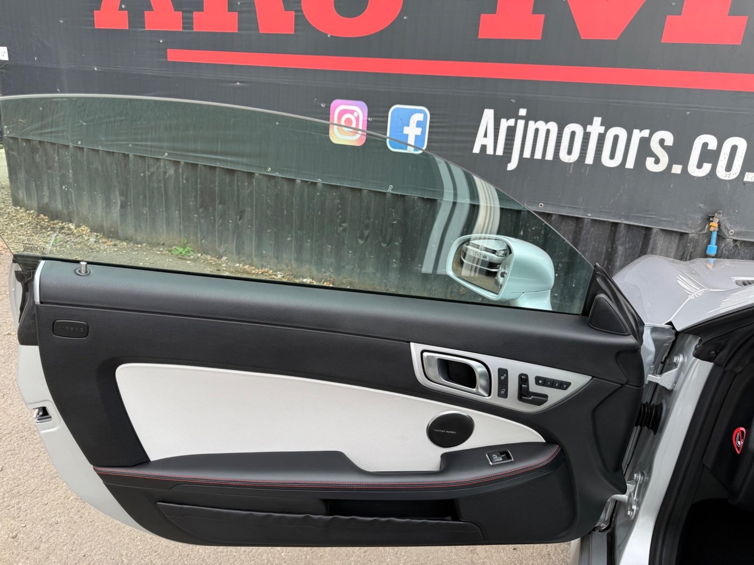 Vehicle 44