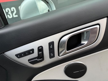 Used Mercedes-Benz SLK 2011 for sale - 75449555: Photo