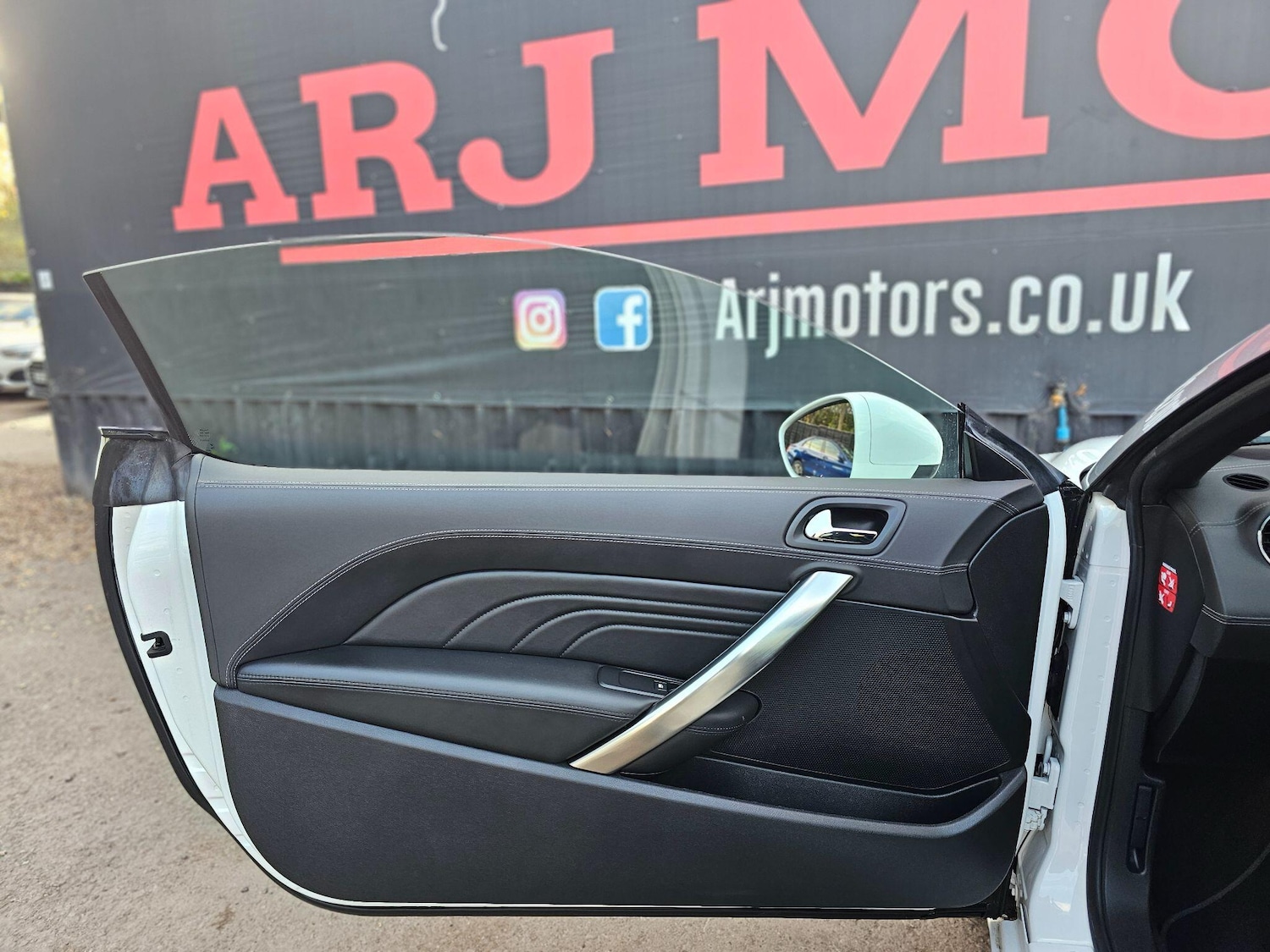 Used Peugeot RCZ 2014 for sale - 76398661: Photo 30