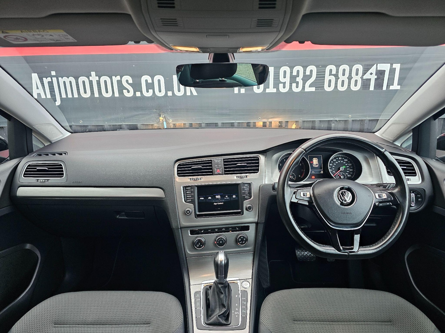 Used Volkswagen Golf 2017 for sale - 76549678: Photo 2