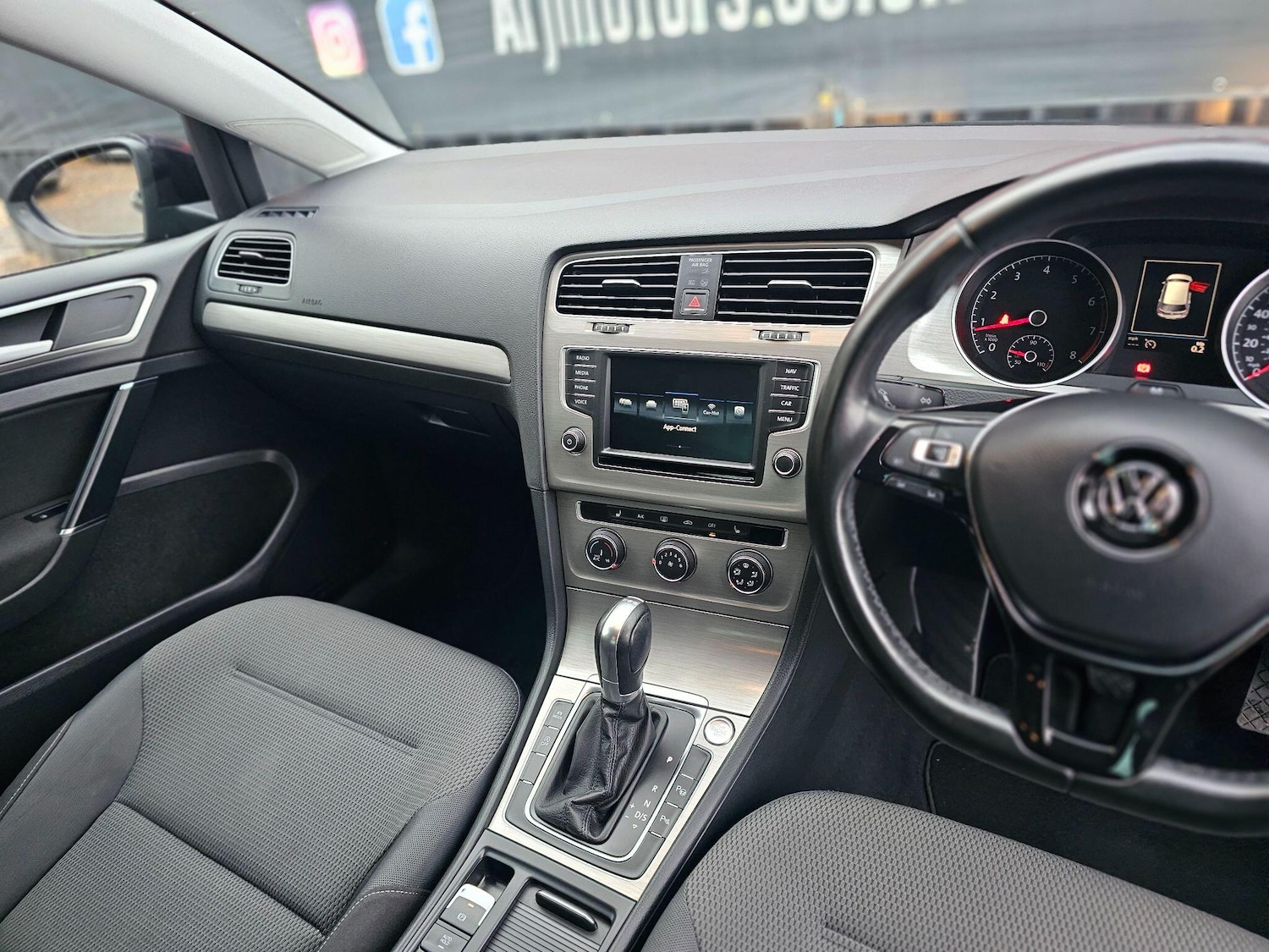 Used Volkswagen Golf 2017 for sale - 76549678: Photo 40