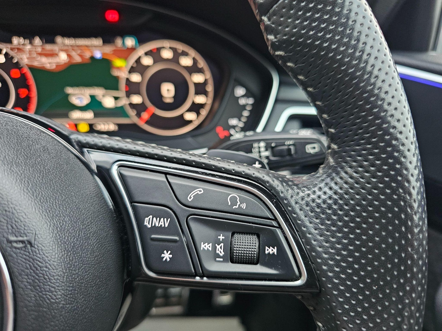 Used Audi A4 Avant 2018 for sale - 76399001: Photo 38