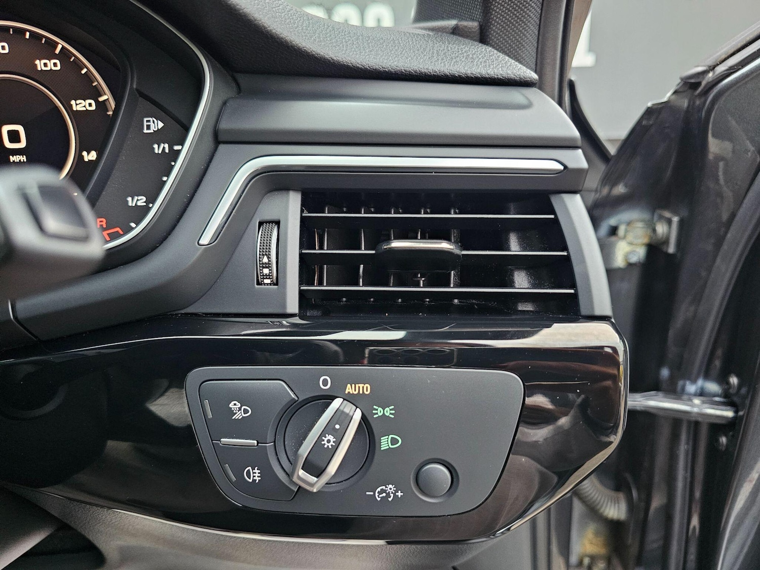 Used Audi A4 Avant 2018 for sale - 76399001: Photo 47