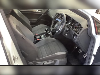 Used Volkswagen Golf 2018 for sale - 76458146: Photo