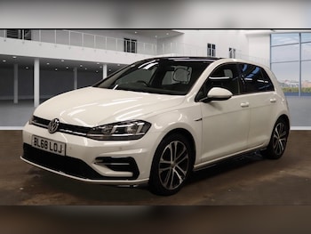 Used Volkswagen Golf 2018 for sale - 76458146: Photo