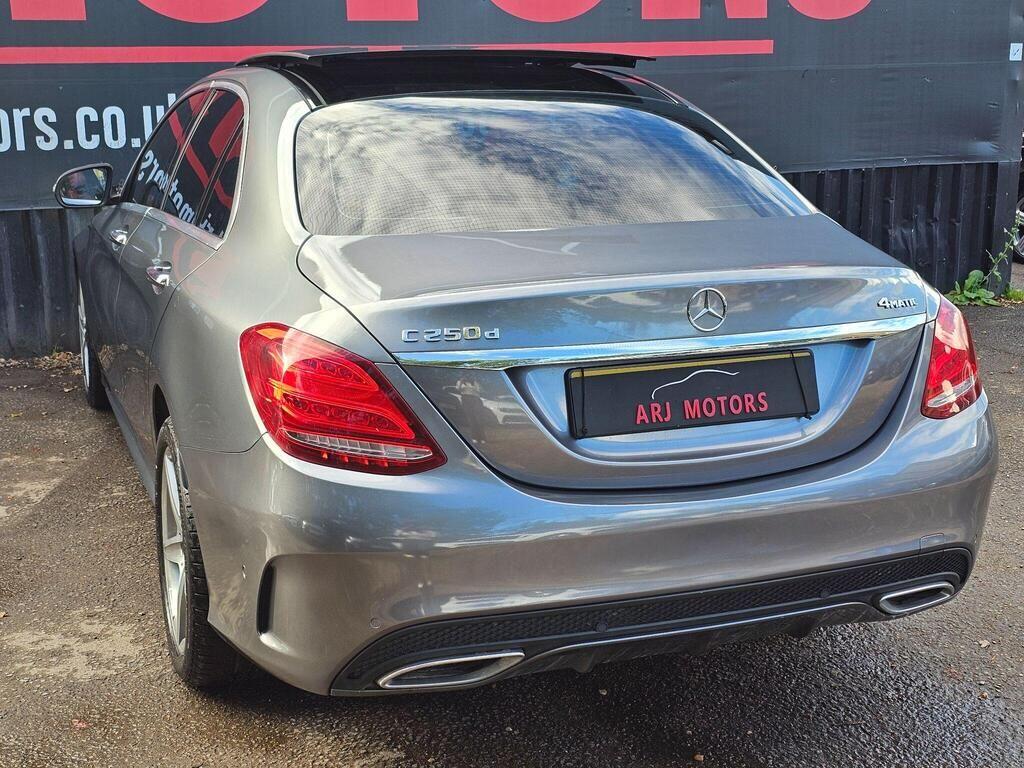 Used Mercedes-Benz C Class 2019 for sale - 76484649: Photo 11