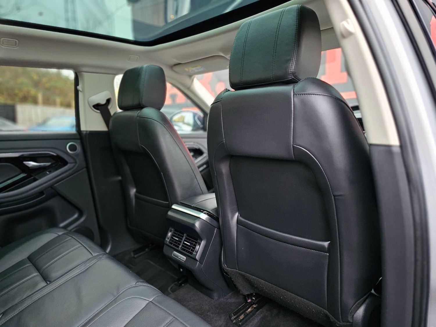 Used Land Rover Range Rover Evoque 2019 for sale - 76927030: Photo 38