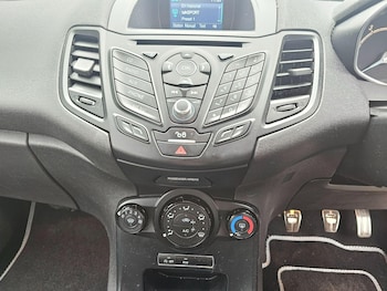 Used Ford Fiesta 2017 for sale - 75609491: Photo