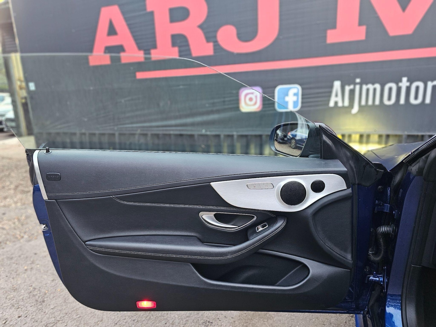 Used Mercedes-Benz C Class 2019 for sale - 76521788: Photo 34