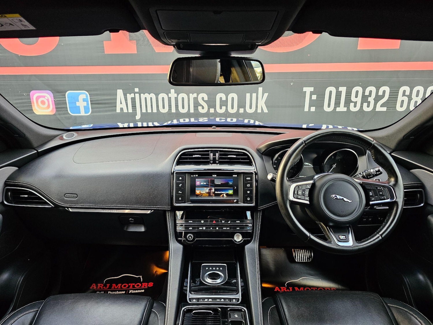 Used Jaguar F-Pace 2018 for sale - 76899172: Photo 2