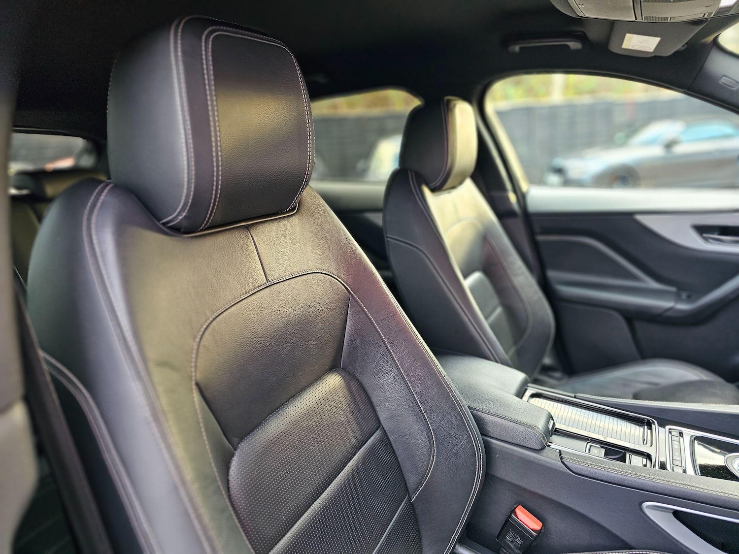 Used Jaguar F-Pace 2018 for sale - 76899172: Photo 3