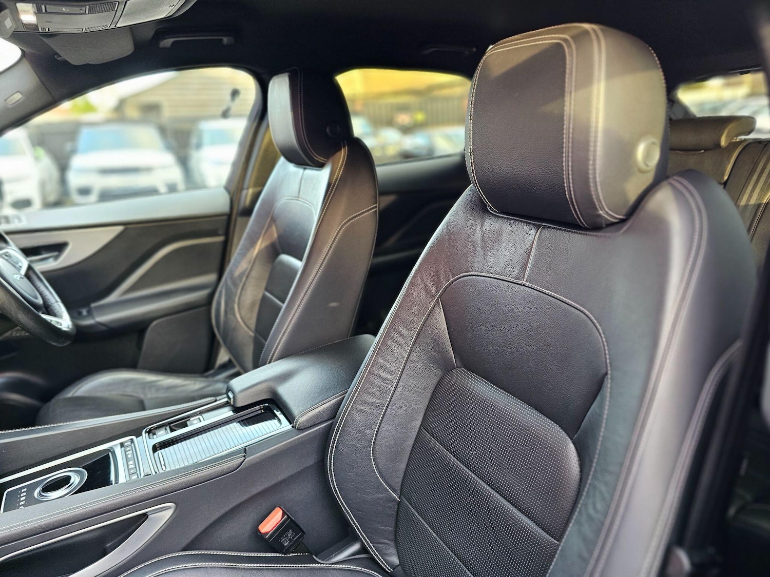 Used Jaguar F-Pace 2018 for sale - 76899172: Photo 5