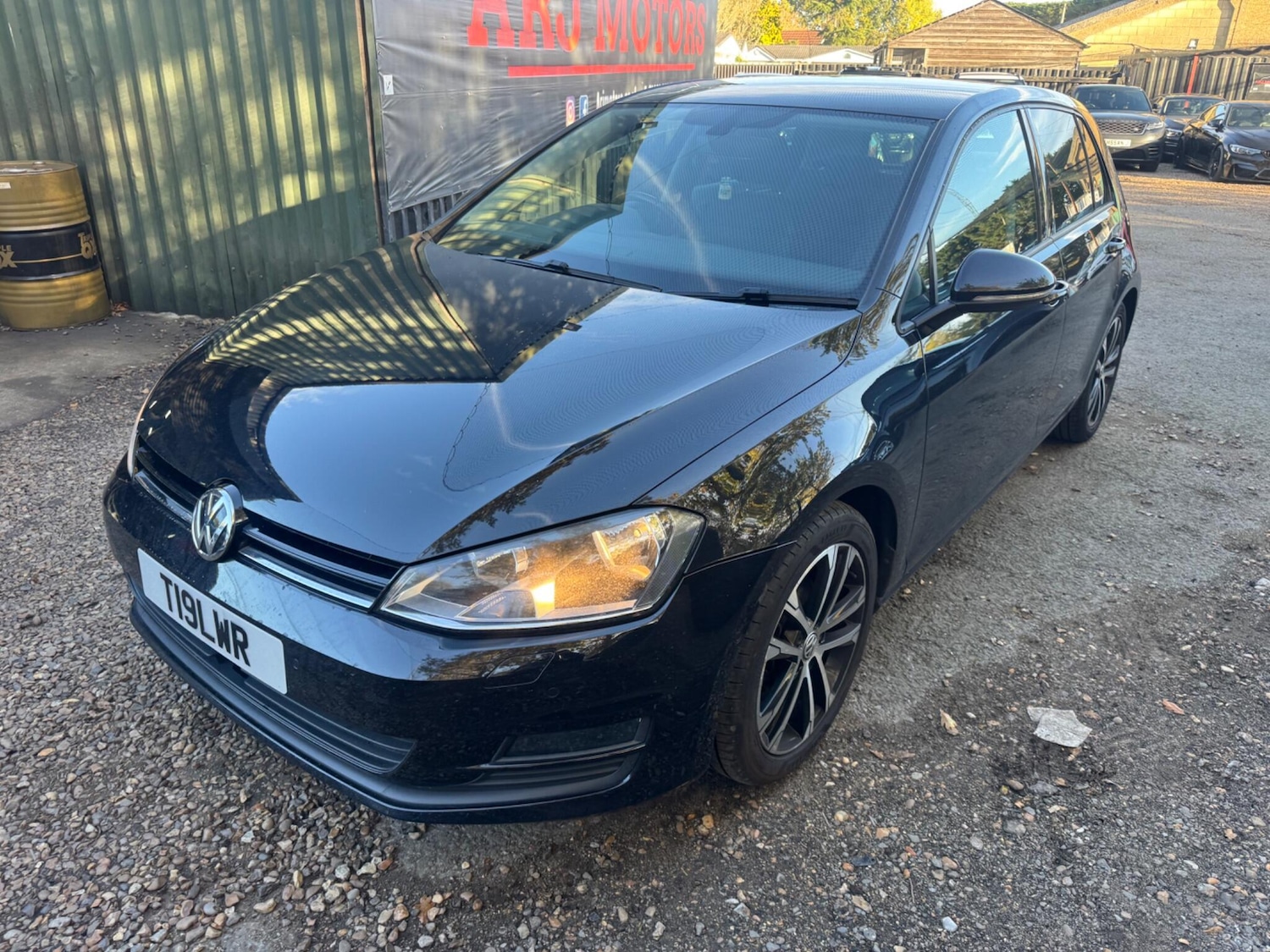 Used Volkswagen Golf 2017 for sale - 76398670: Photo 1