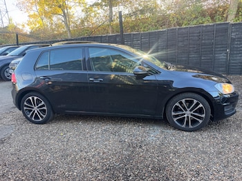 Used Volkswagen Golf 2017 for sale - 76398670: Photo