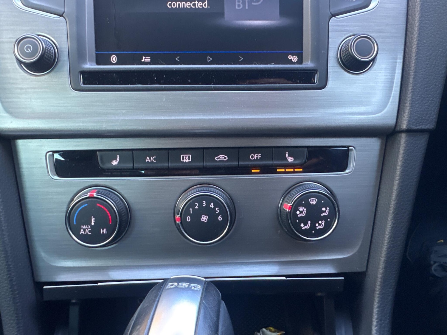 Used Volkswagen Golf 2017 for sale - 76398670: Photo 4